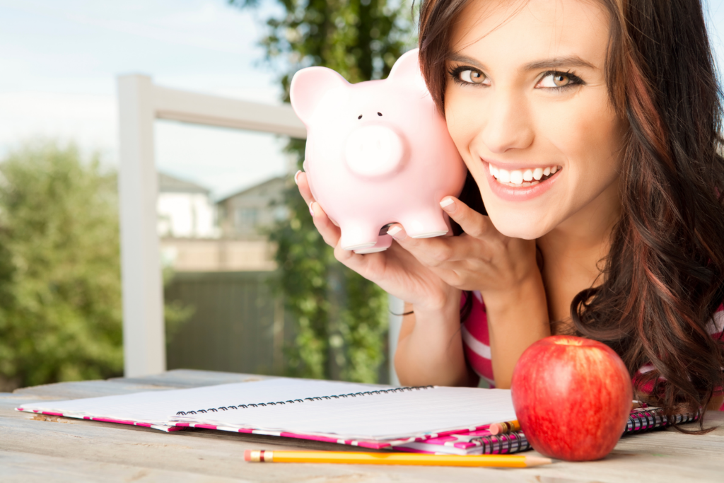 Easy Ways To Avoid Credit Card Debt In College
